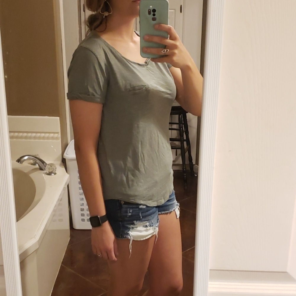 H&M basic pocket tee